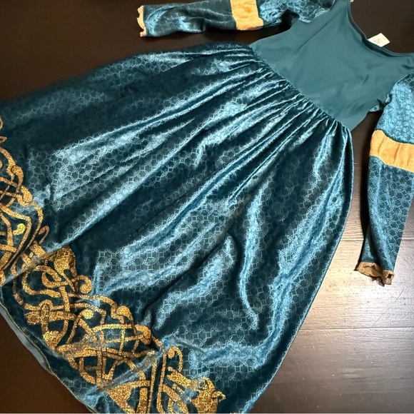 Disney store Merida costume dress - Picture 7 of 7